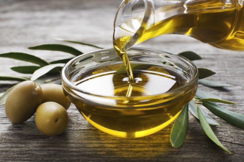 11 Amazing Health Benefits of Olive Oil